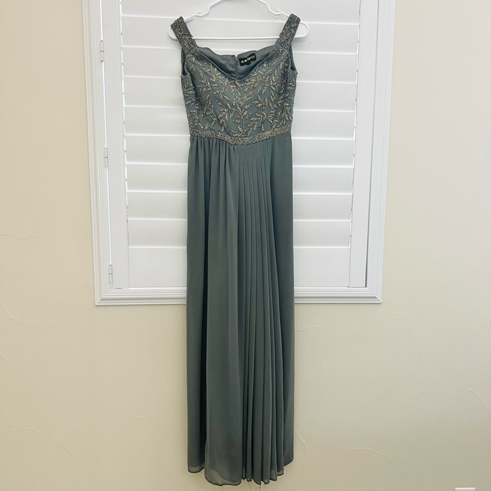 Virgos lounge grey dress. US size 4. Great condition